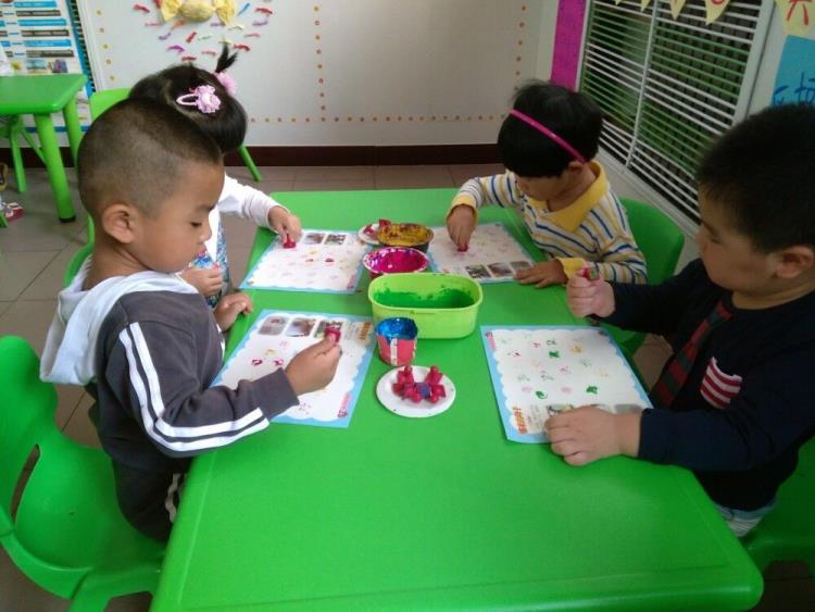 各种各样的交通工具幼儿园 zy20150922151822.jpg